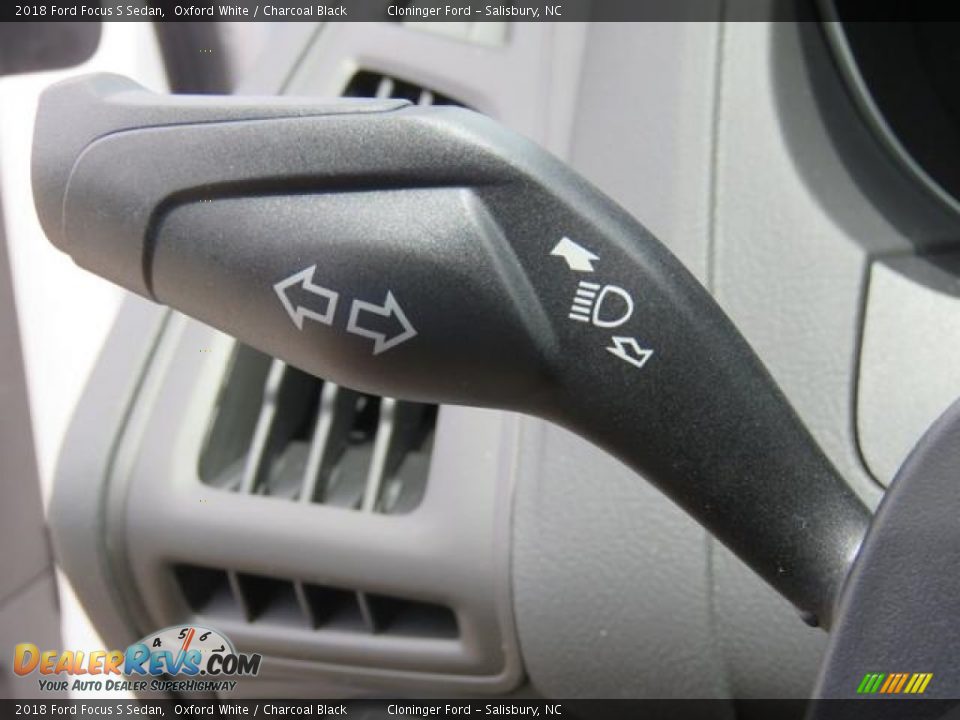 2018 Ford Focus S Sedan Oxford White / Charcoal Black Photo #17