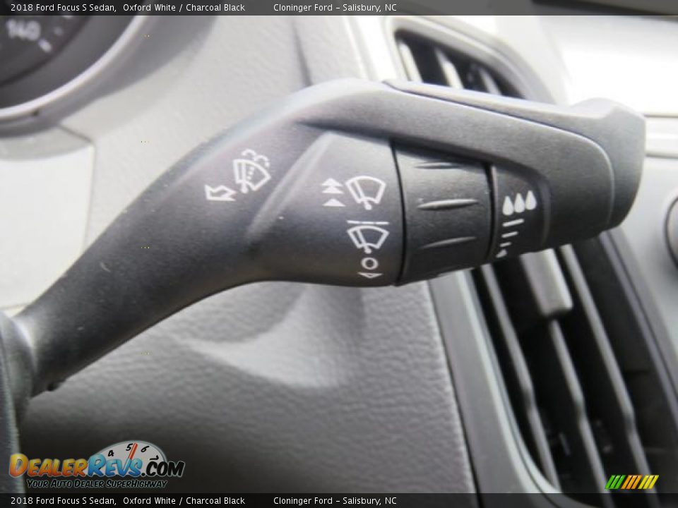 2018 Ford Focus S Sedan Oxford White / Charcoal Black Photo #18