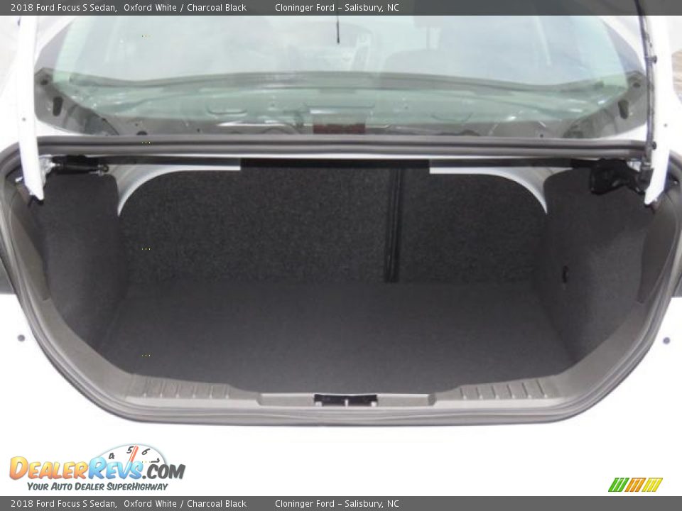 2018 Ford Focus S Sedan Oxford White / Charcoal Black Photo #20
