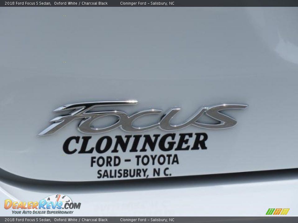 2018 Ford Focus S Sedan Oxford White / Charcoal Black Photo #24