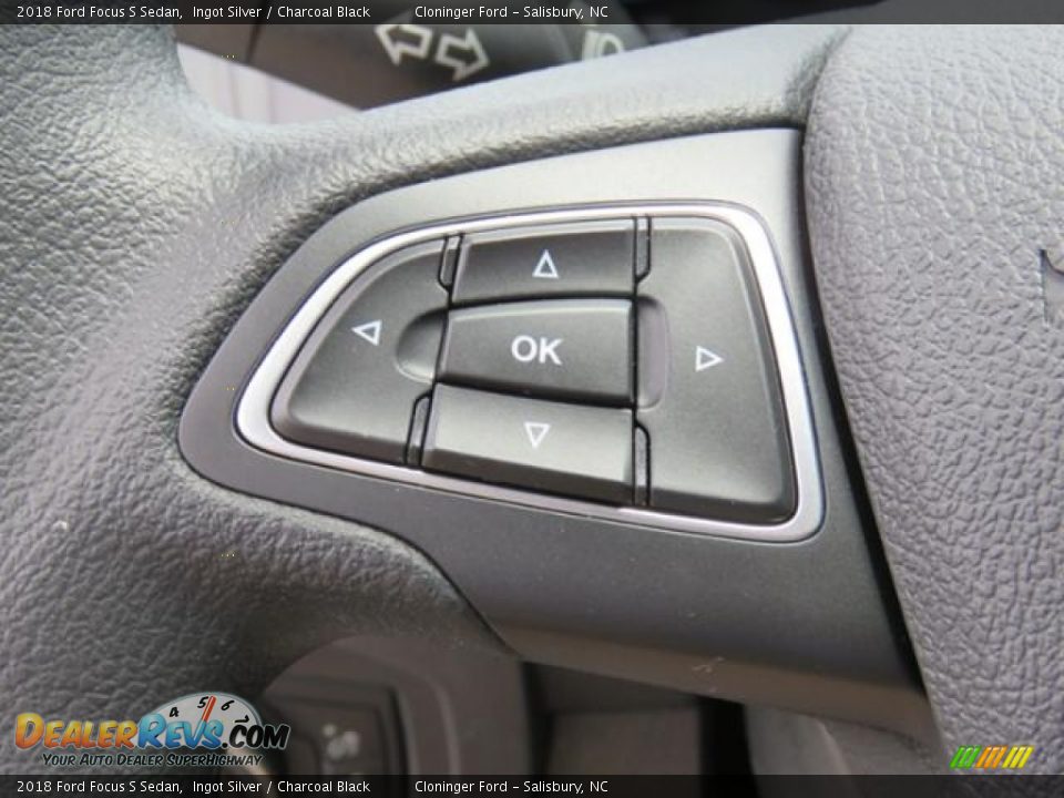 Controls of 2018 Ford Focus S Sedan Photo #15