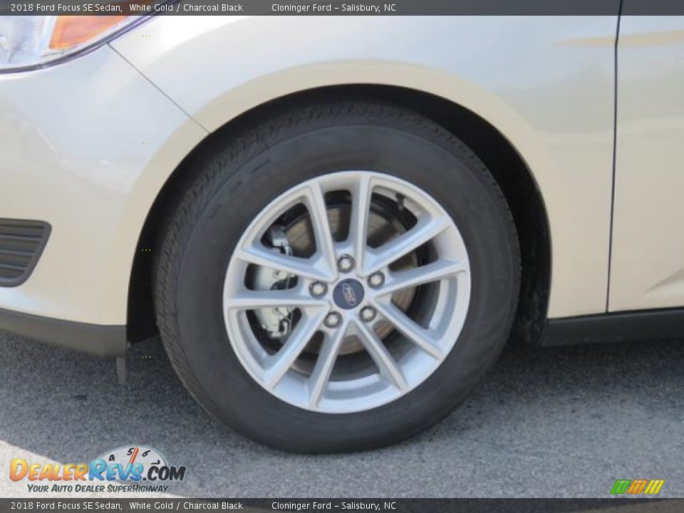 2018 Ford Focus SE Sedan White Gold / Charcoal Black Photo #3