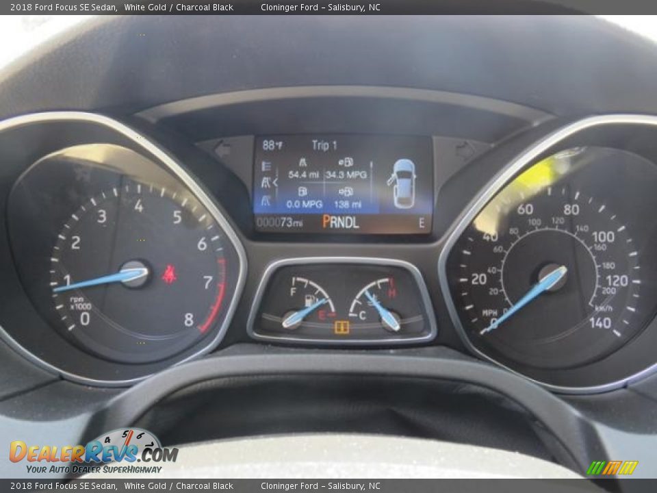 2018 Ford Focus SE Sedan White Gold / Charcoal Black Photo #10