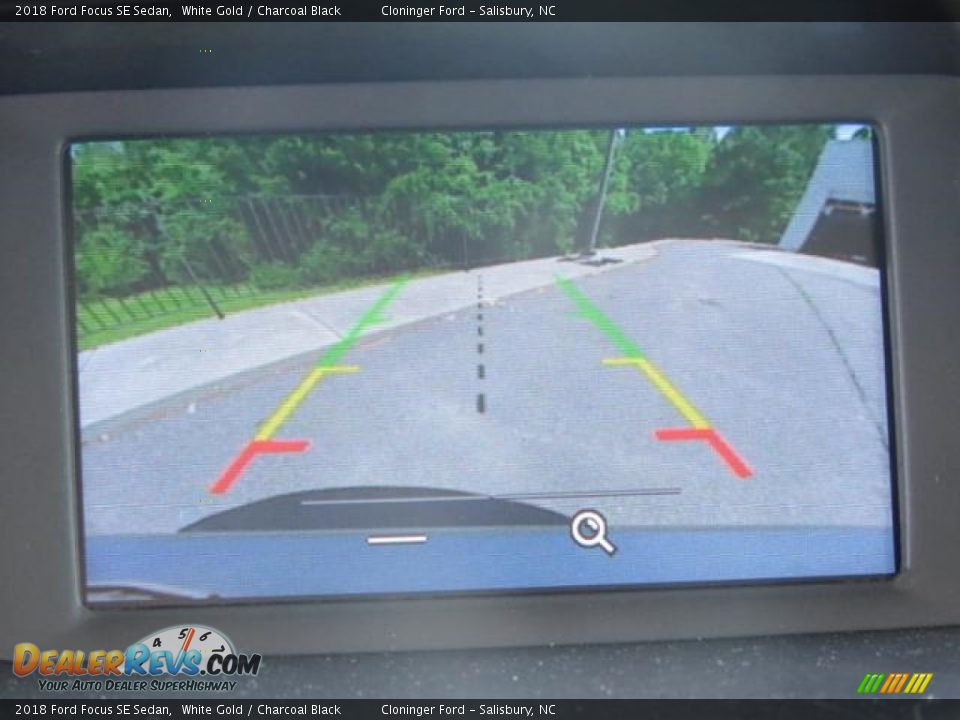 2018 Ford Focus SE Sedan White Gold / Charcoal Black Photo #12