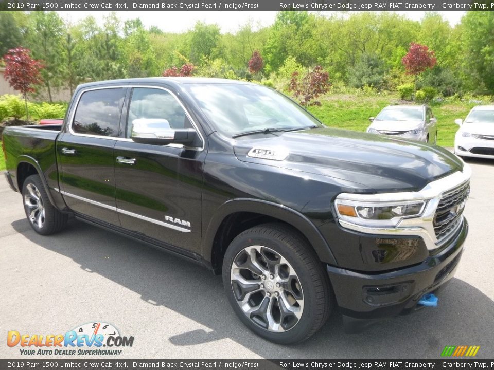 Front 3/4 View of 2019 Ram 1500 Limited Crew Cab 4x4 Photo #7