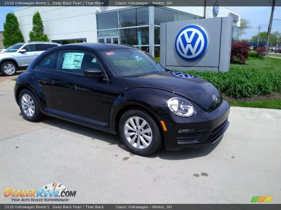 2018 Volkswagen Beetle S Deep Black Pearl / Titan Black Photo #2