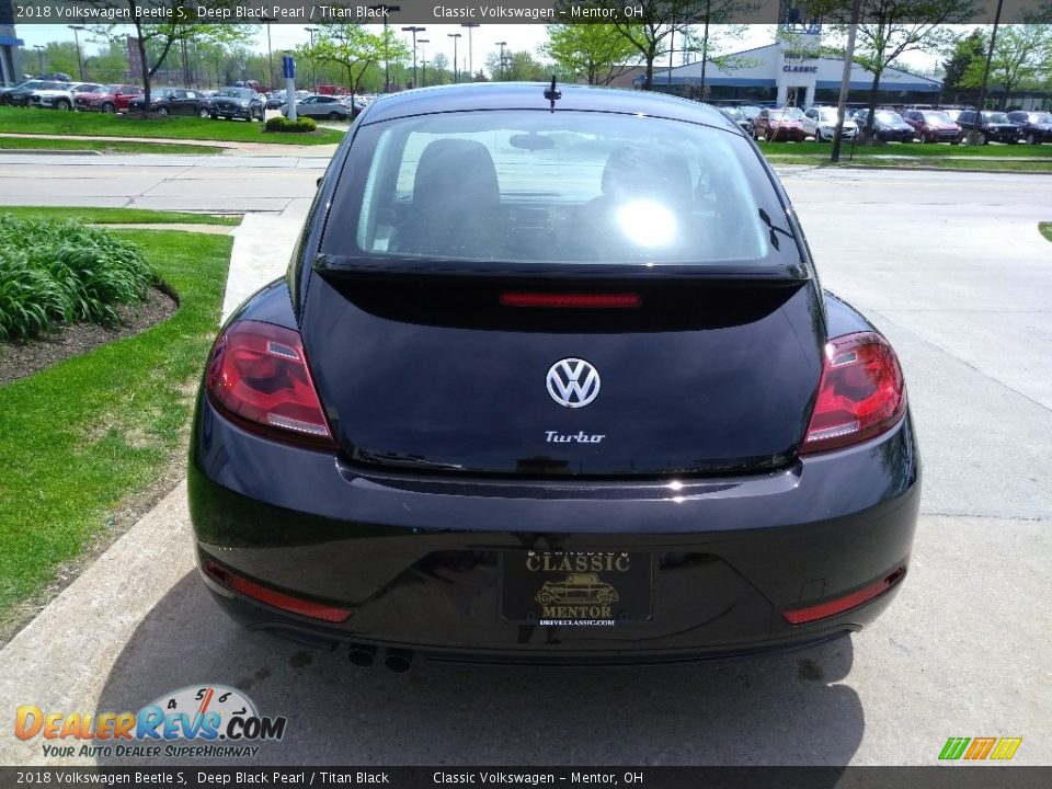 2018 Volkswagen Beetle S Deep Black Pearl / Titan Black Photo #5