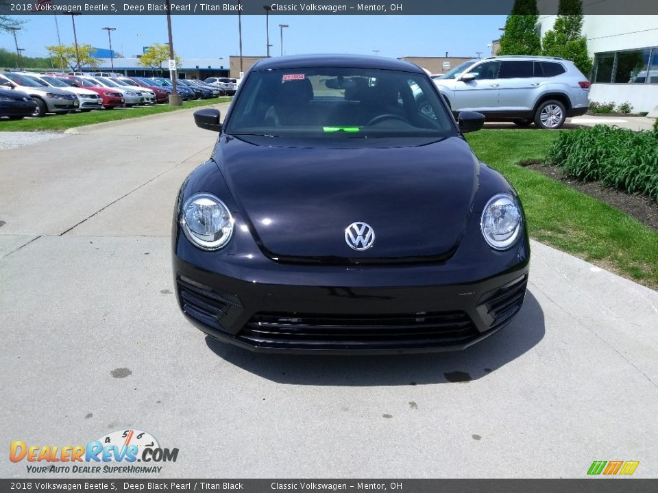 2018 Volkswagen Beetle S Deep Black Pearl / Titan Black Photo #1