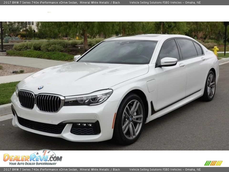 2017 BMW 7 Series 740e iPerformance xDrive Sedan Mineral White Metallic / Black Photo #1