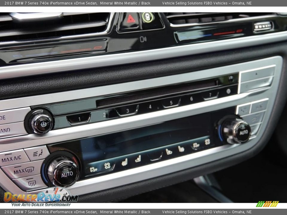 Controls of 2017 BMW 7 Series 740e iPerformance xDrive Sedan Photo #5