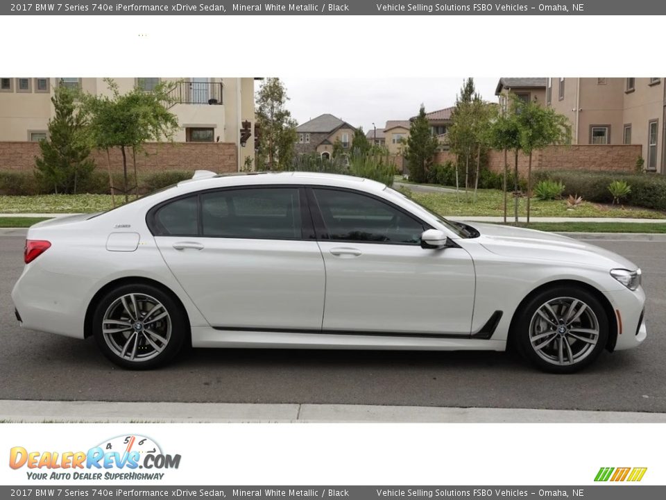 Mineral White Metallic 2017 BMW 7 Series 740e iPerformance xDrive Sedan Photo #24