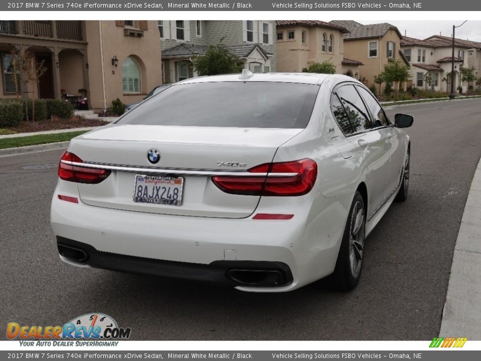 2017 BMW 7 Series 740e iPerformance xDrive Sedan Mineral White Metallic / Black Photo #27