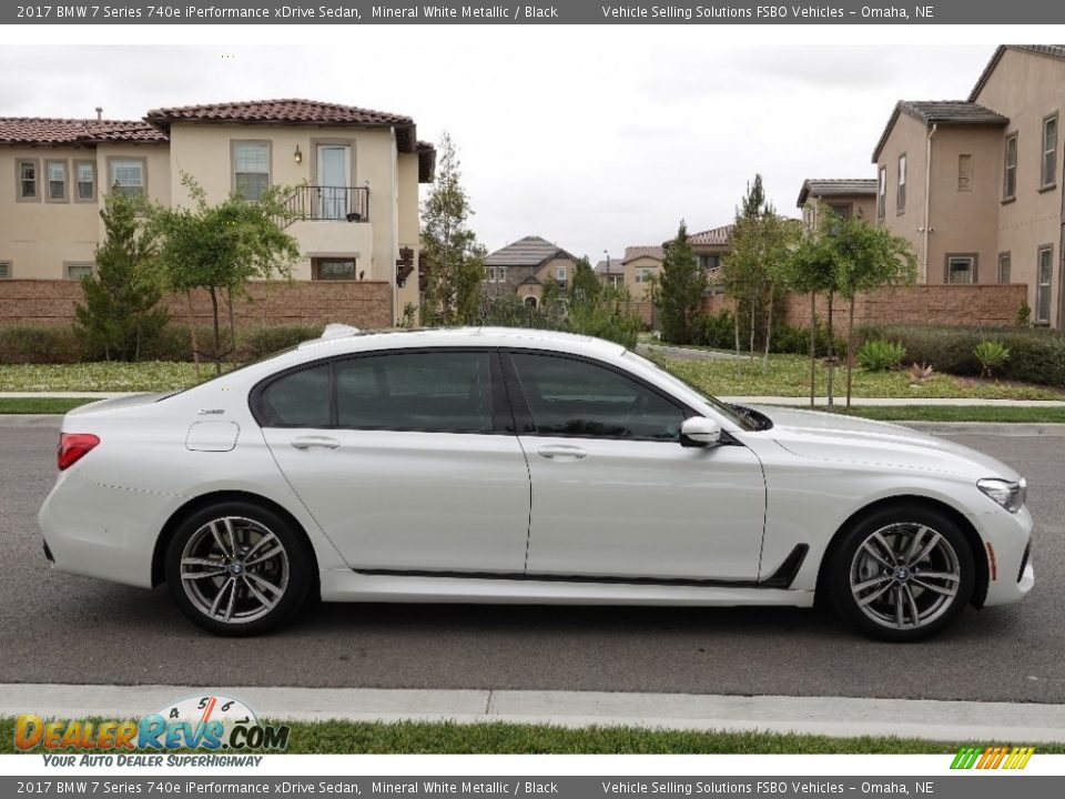 2017 BMW 7 Series 740e iPerformance xDrive Sedan Mineral White Metallic / Black Photo #28