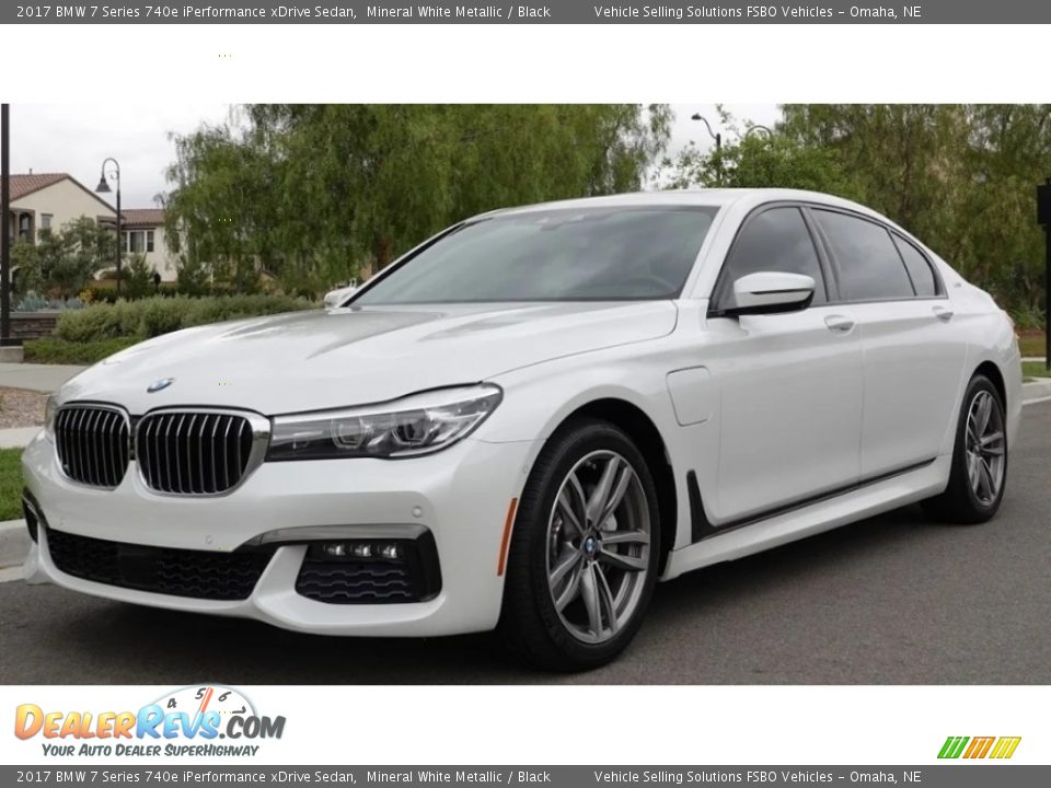 2017 BMW 7 Series 740e iPerformance xDrive Sedan Mineral White Metallic / Black Photo #29