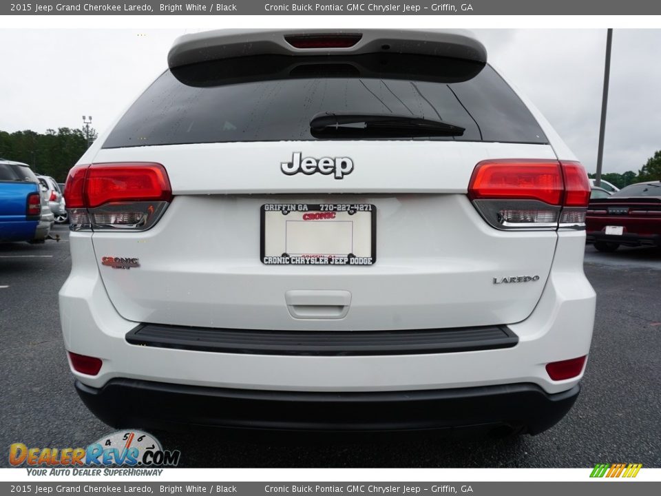 2015 Jeep Grand Cherokee Laredo Bright White / Black Photo #11