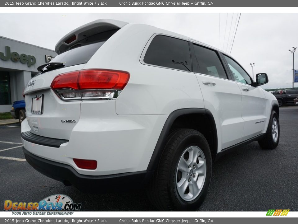 2015 Jeep Grand Cherokee Laredo Bright White / Black Photo #12