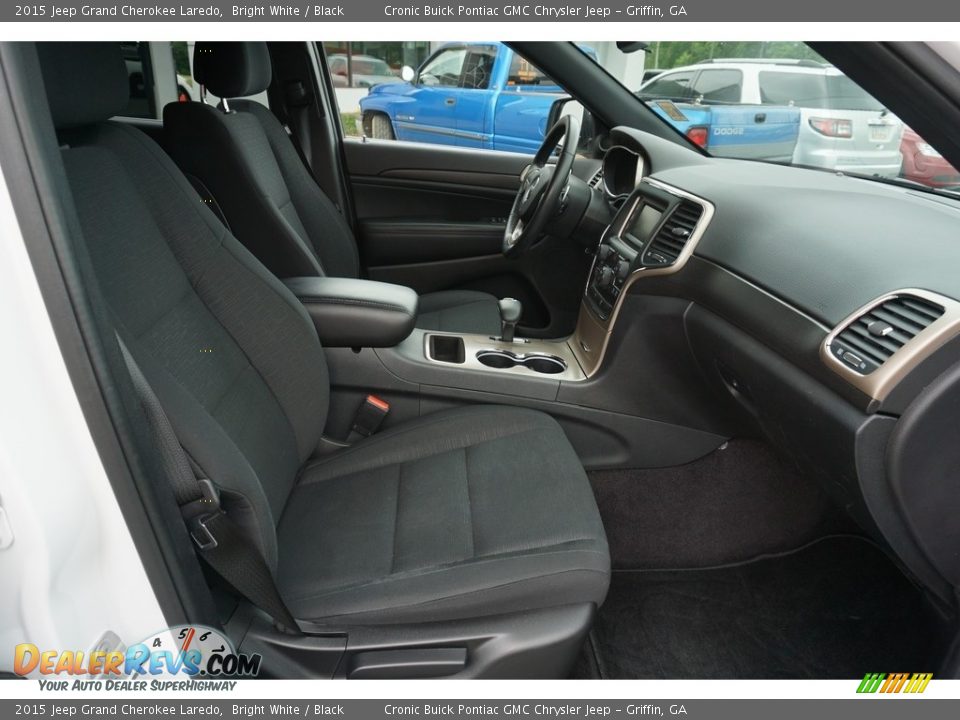 2015 Jeep Grand Cherokee Laredo Bright White / Black Photo #15