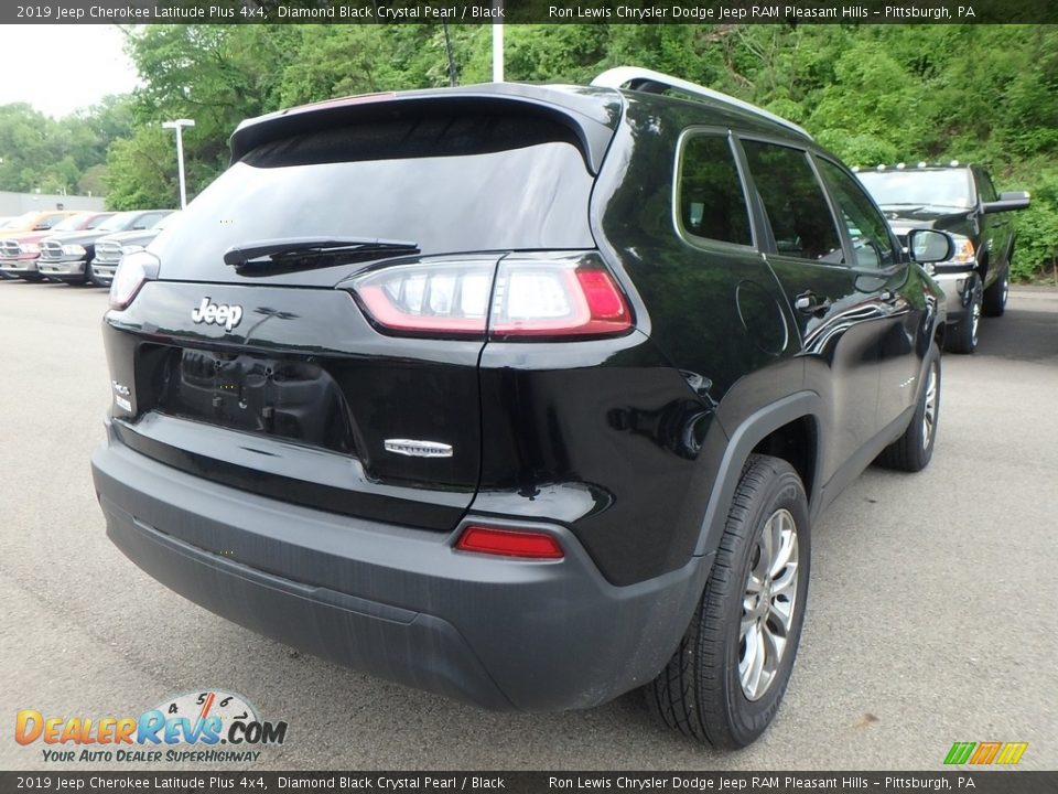 2019 Jeep Cherokee Latitude Plus 4x4 Diamond Black Crystal Pearl / Black Photo #5