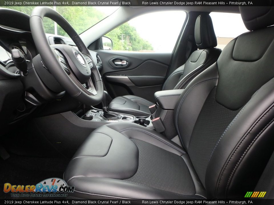 2019 Jeep Cherokee Latitude Plus 4x4 Diamond Black Crystal Pearl / Black Photo #10