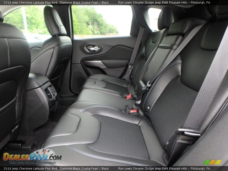 2019 Jeep Cherokee Latitude Plus 4x4 Diamond Black Crystal Pearl / Black Photo #11