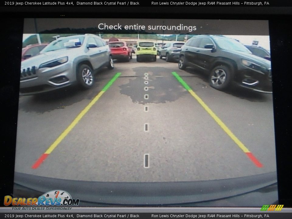 2019 Jeep Cherokee Latitude Plus 4x4 Diamond Black Crystal Pearl / Black Photo #17