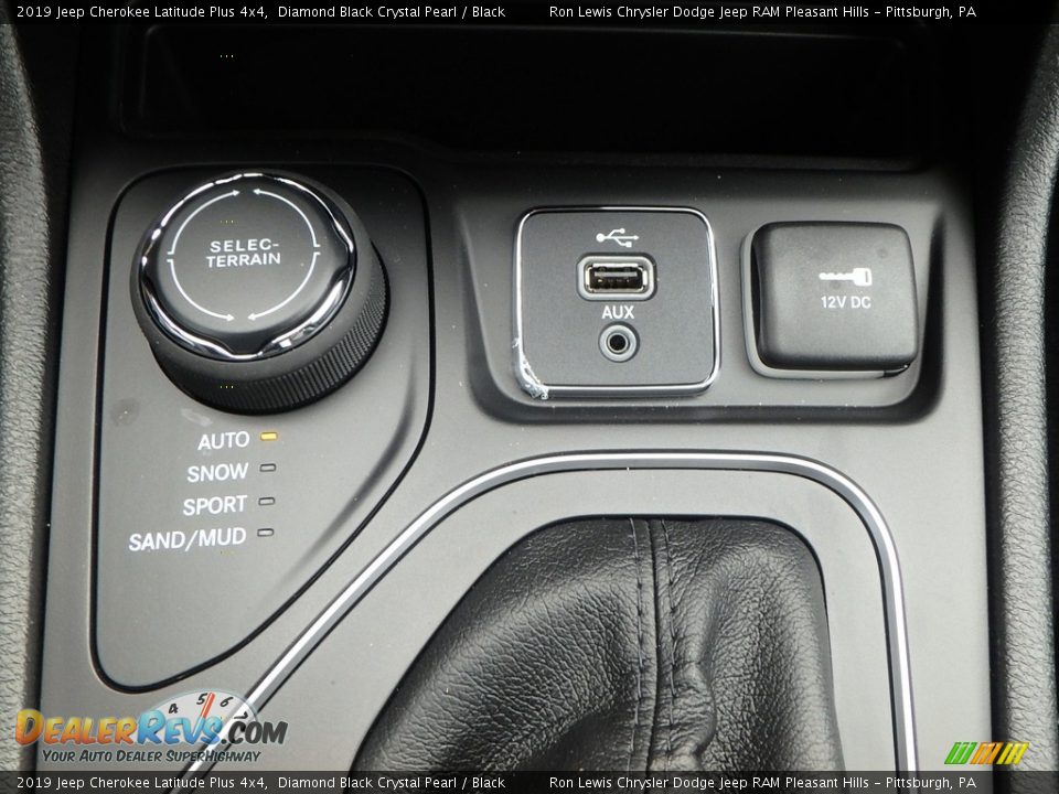 2019 Jeep Cherokee Latitude Plus 4x4 Diamond Black Crystal Pearl / Black Photo #18