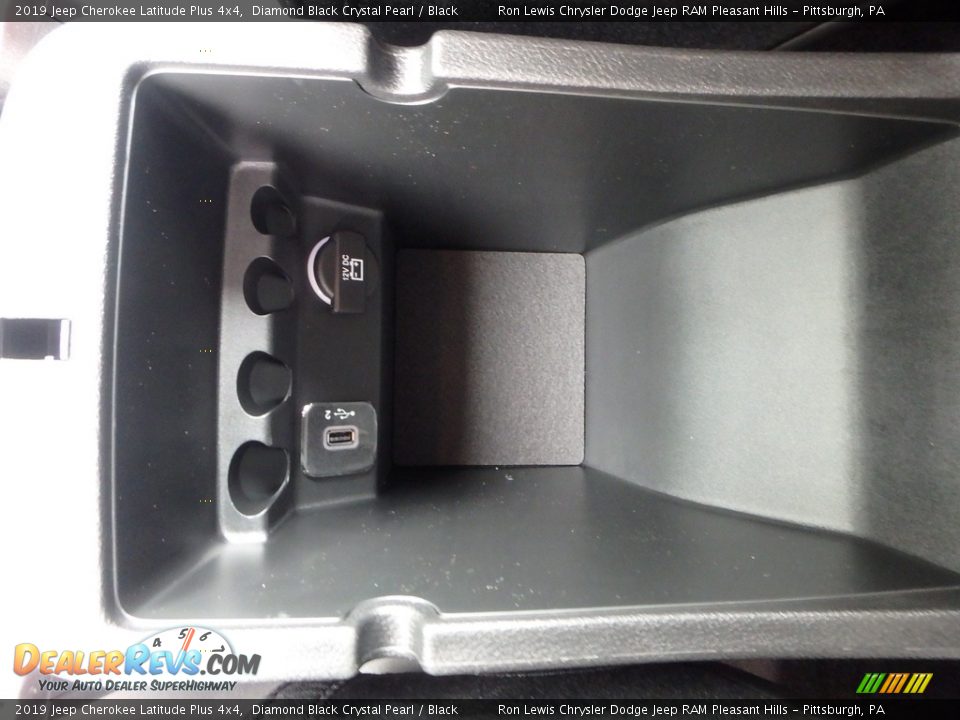 2019 Jeep Cherokee Latitude Plus 4x4 Diamond Black Crystal Pearl / Black Photo #20