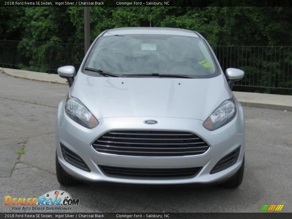 2018 Ford Fiesta SE Sedan Ingot Silver / Charcoal Black Photo #2
