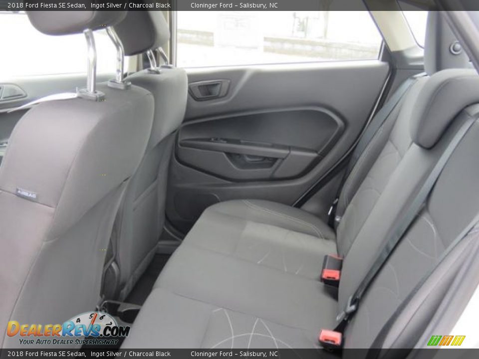 2018 Ford Fiesta SE Sedan Ingot Silver / Charcoal Black Photo #5