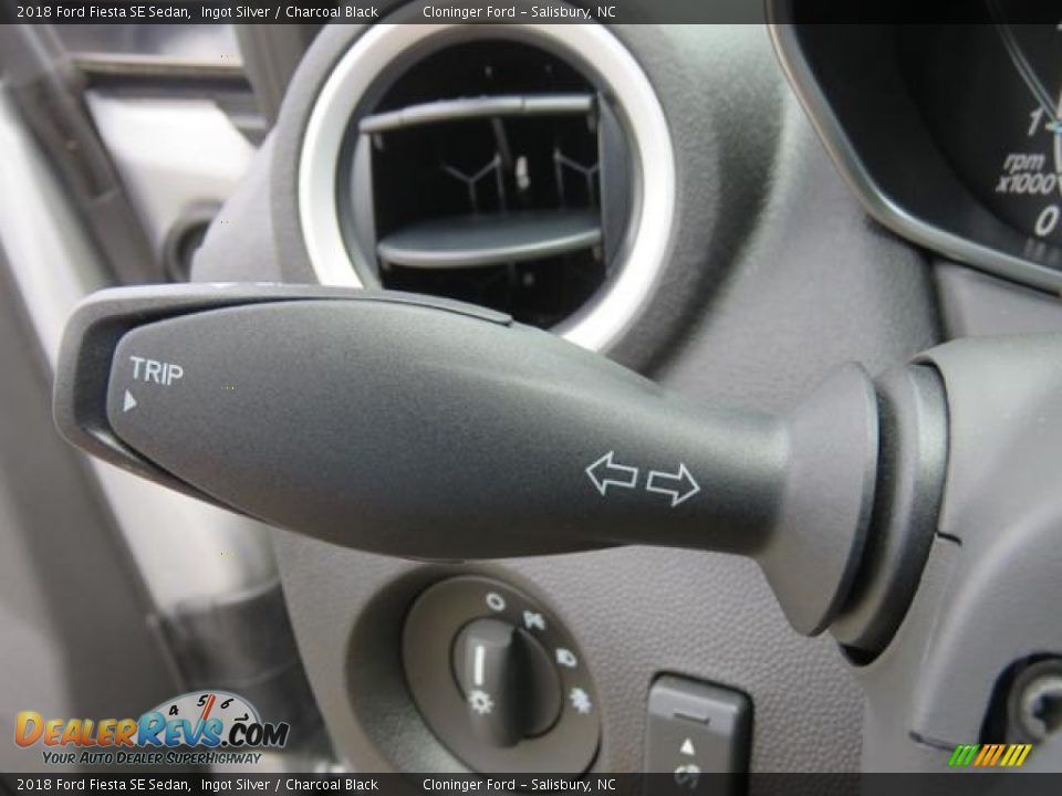 2018 Ford Fiesta SE Sedan Ingot Silver / Charcoal Black Photo #14