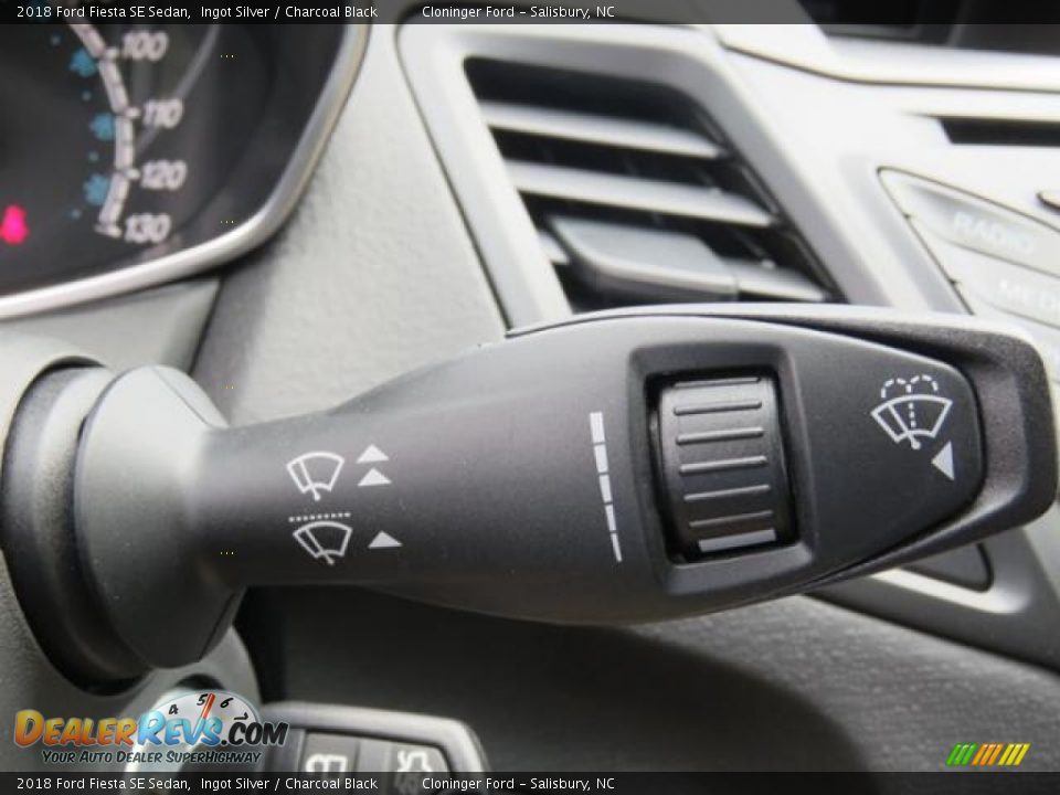 2018 Ford Fiesta SE Sedan Ingot Silver / Charcoal Black Photo #15