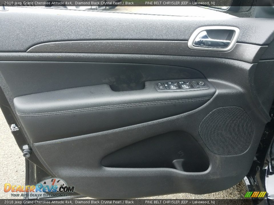 2018 Jeep Grand Cherokee Altitude 4x4 Diamond Black Crystal Pearl / Black Photo #6