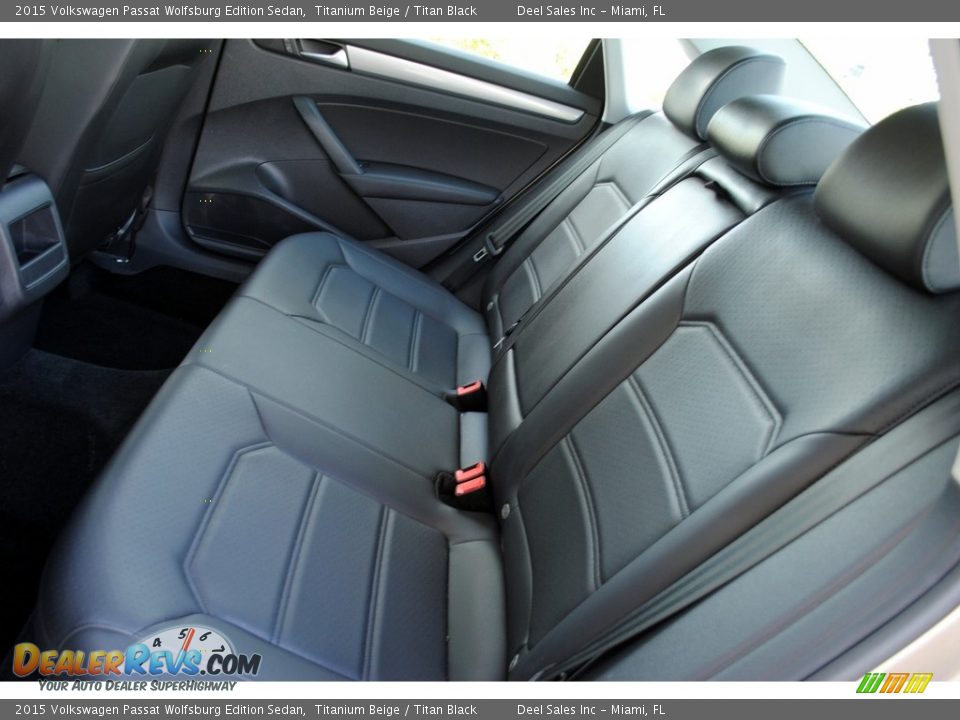 2015 Volkswagen Passat Wolfsburg Edition Sedan Titanium Beige / Titan Black Photo #12