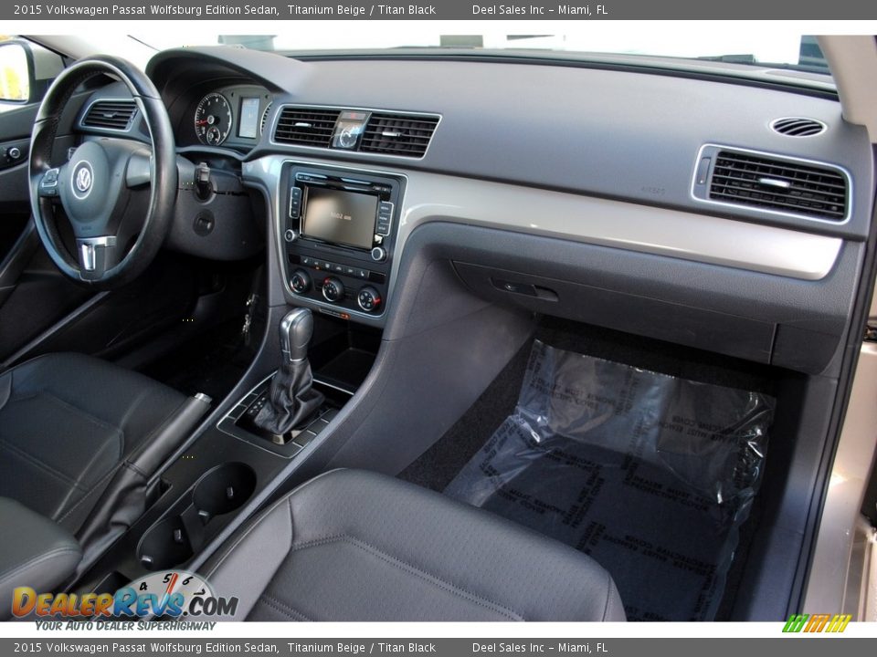 2015 Volkswagen Passat Wolfsburg Edition Sedan Titanium Beige / Titan Black Photo #18
