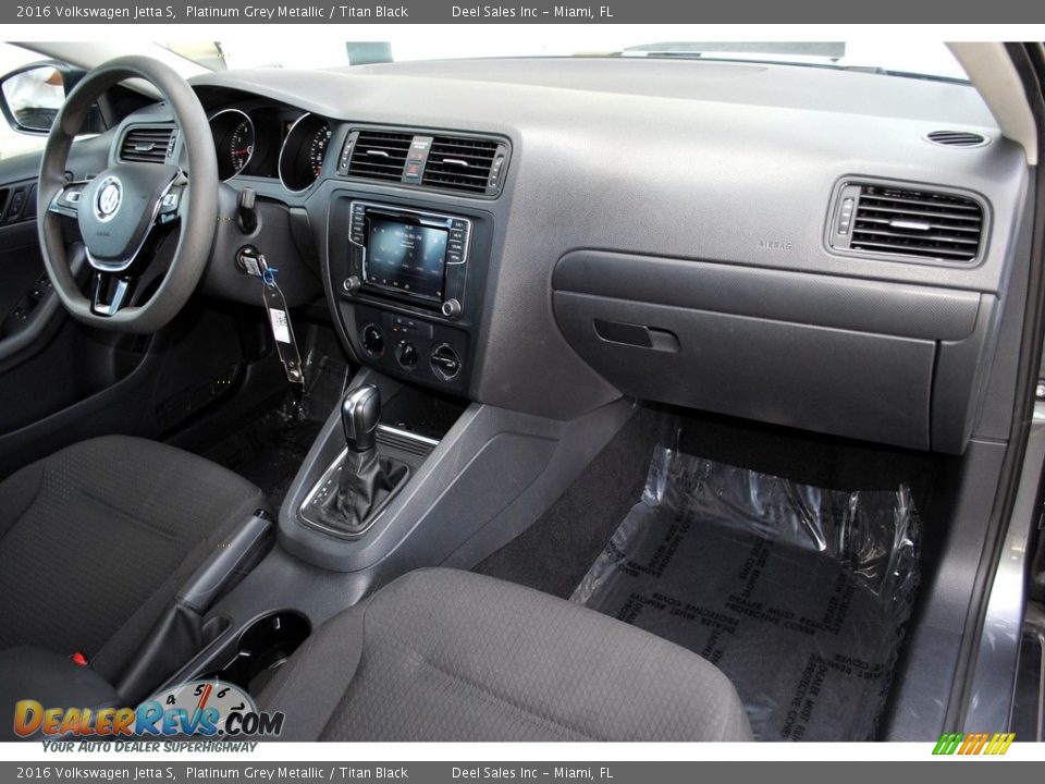 2016 Volkswagen Jetta S Platinum Grey Metallic / Titan Black Photo #17