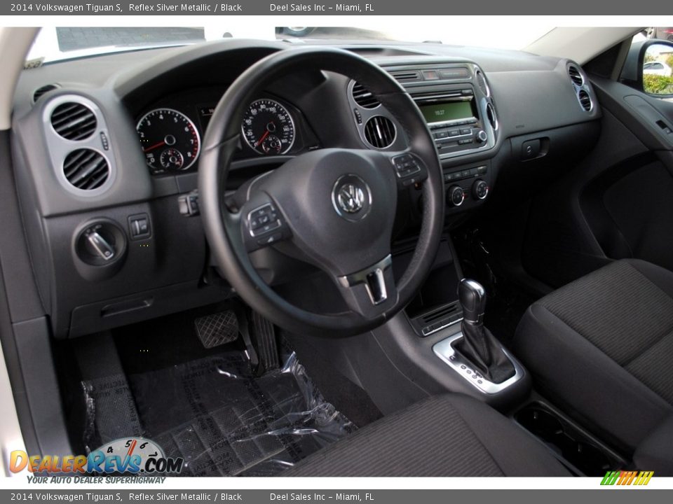 2014 Volkswagen Tiguan S Reflex Silver Metallic / Black Photo #14