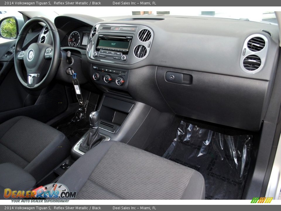 2014 Volkswagen Tiguan S Reflex Silver Metallic / Black Photo #15