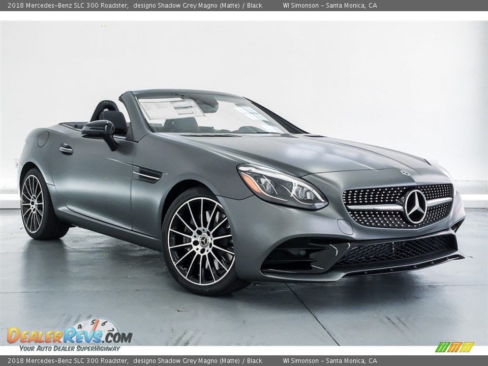 Front 3/4 View of 2018 Mercedes-Benz SLC 300 Roadster Photo #12