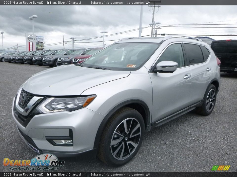 Front 3/4 View of 2018 Nissan Rogue SL AWD Photo #8