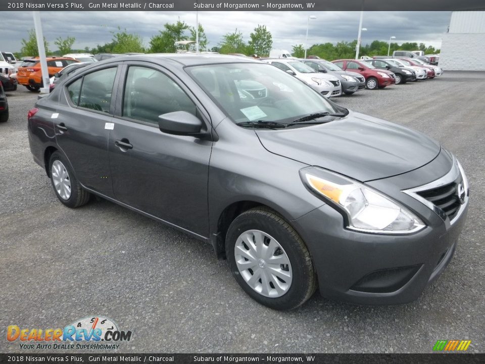 2018 Nissan Versa S Plus Gun Metal Metallic / Charcoal Photo #1