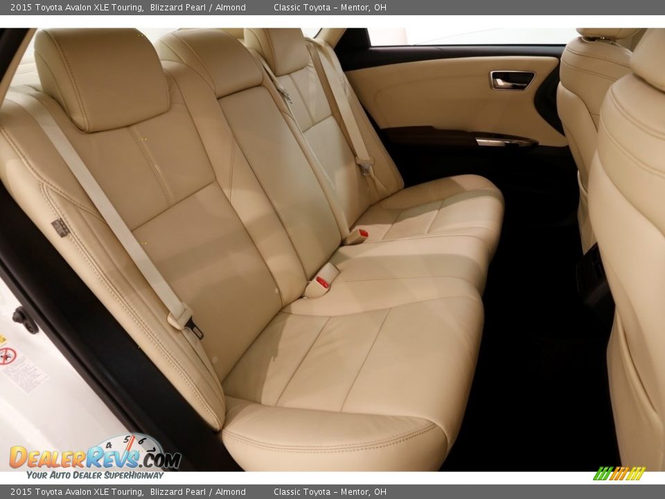 2015 Toyota Avalon XLE Touring Blizzard Pearl / Almond Photo #16