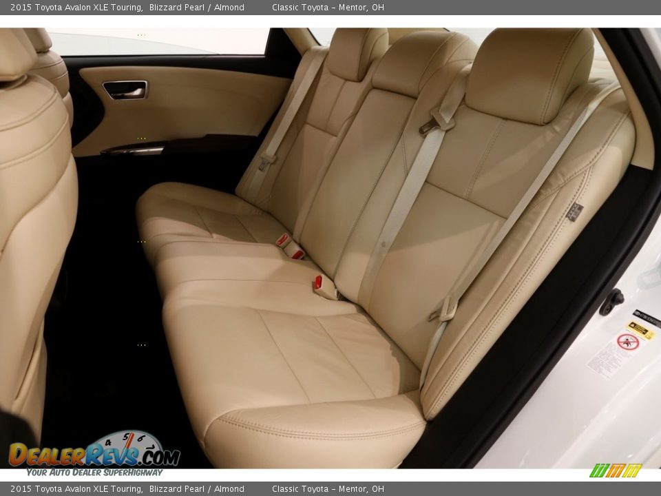 2015 Toyota Avalon XLE Touring Blizzard Pearl / Almond Photo #17