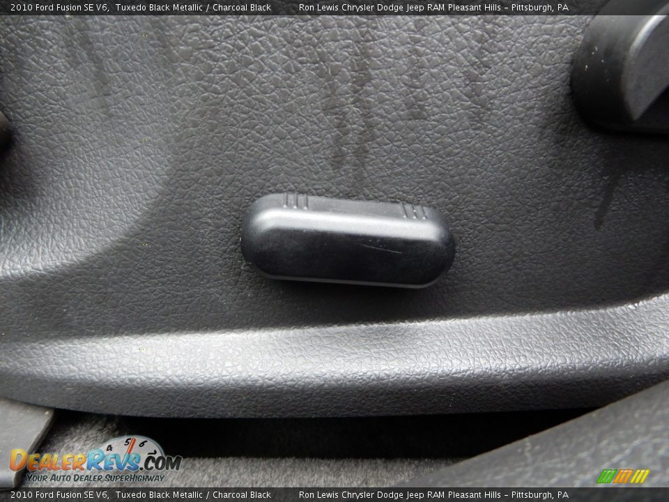 2010 Ford Fusion SE V6 Tuxedo Black Metallic / Charcoal Black Photo #17