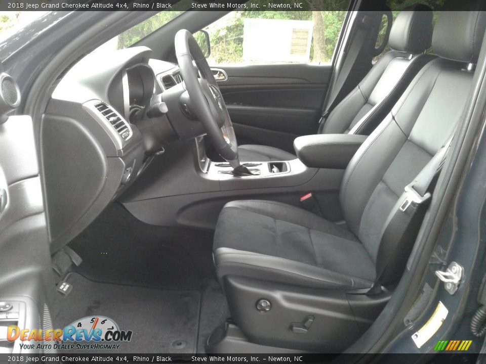 Front Seat of 2018 Jeep Grand Cherokee Altitude 4x4 Photo #10