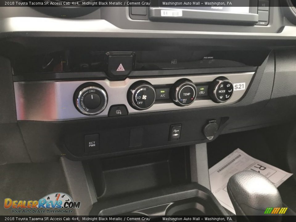 2018 Toyota Tacoma SR Access Cab 4x4 Midnight Black Metallic / Cement Gray Photo #14