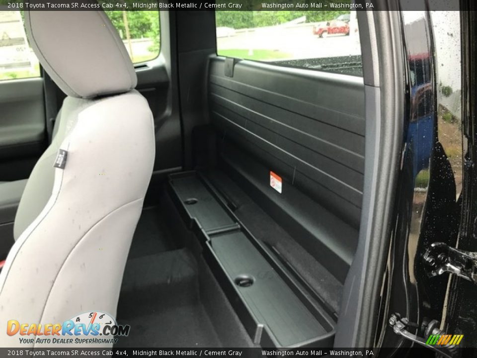 2018 Toyota Tacoma SR Access Cab 4x4 Midnight Black Metallic / Cement Gray Photo #17