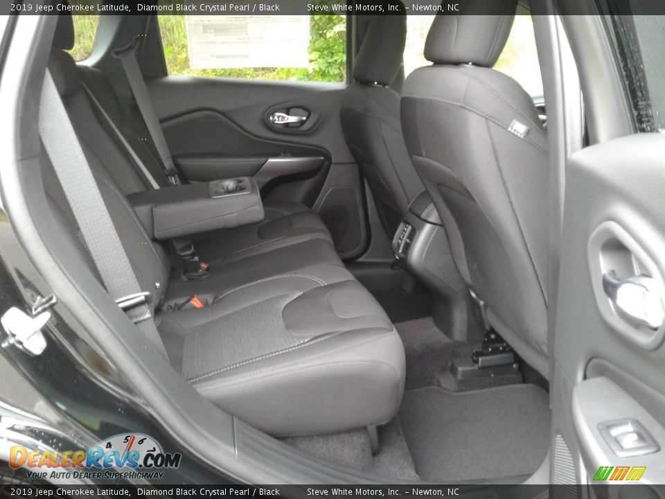 2019 Jeep Cherokee Latitude Diamond Black Crystal Pearl / Black Photo #13