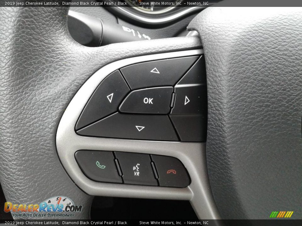 2019 Jeep Cherokee Latitude Diamond Black Crystal Pearl / Black Photo #15