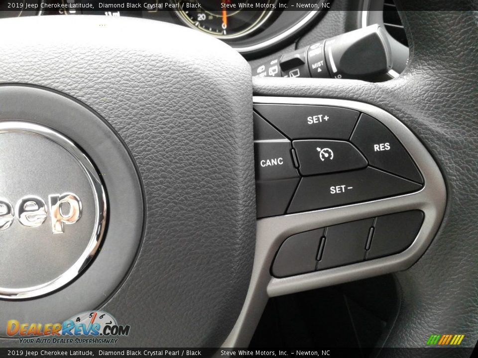 2019 Jeep Cherokee Latitude Diamond Black Crystal Pearl / Black Photo #16