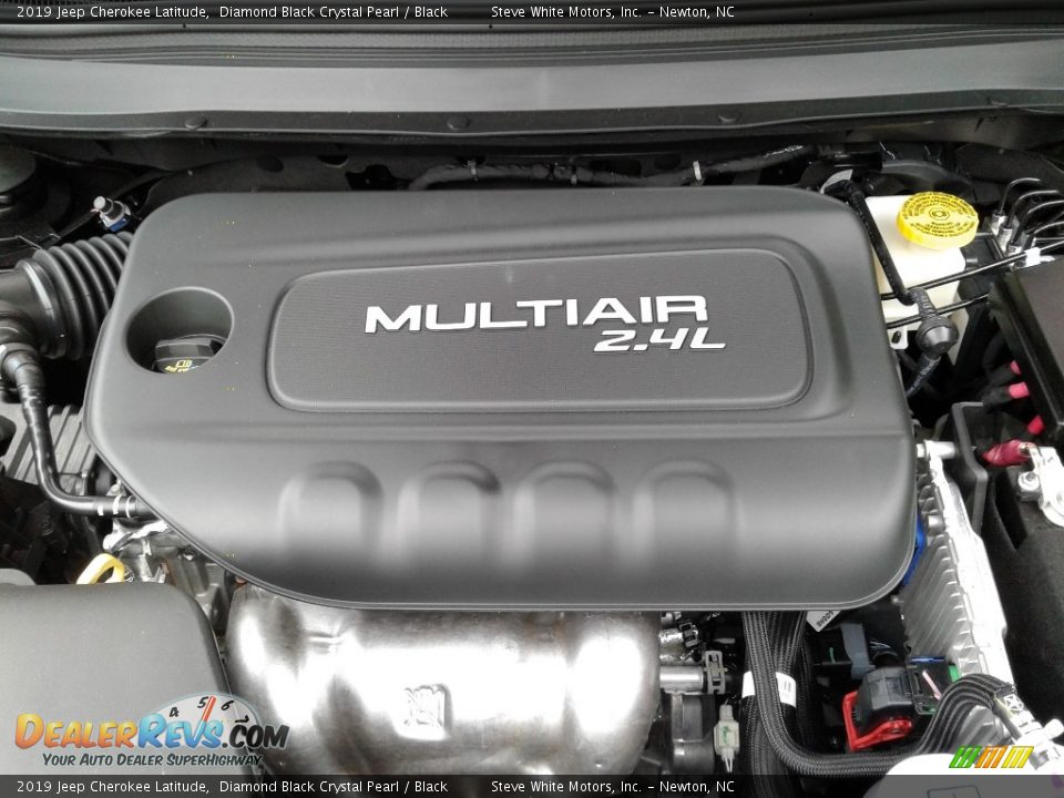 2019 Jeep Cherokee Latitude Diamond Black Crystal Pearl / Black Photo #25